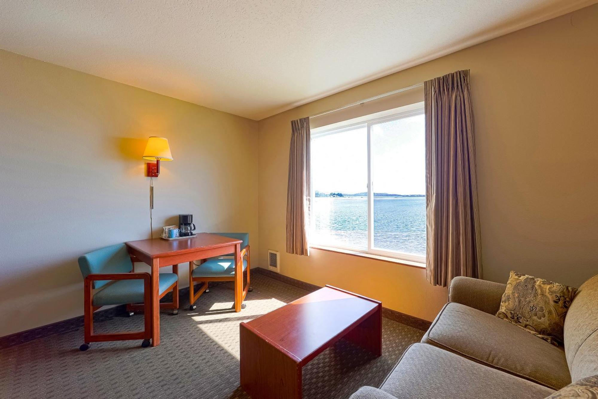 Siletz Bay Beachfront Hotel By Oyo Lincoln City Eksteriør bilde